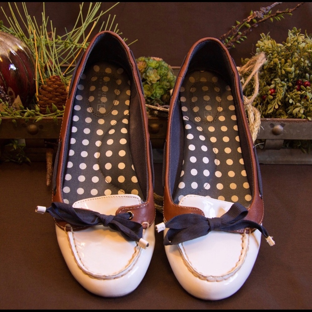 Beautiful, excellent condition Nautical Sperry’s